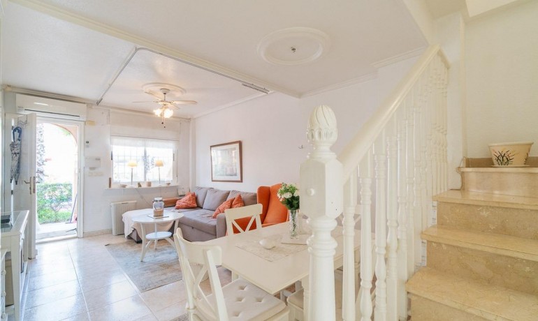 Sale - House -
Orihuela Costa* - Playa Flamenca