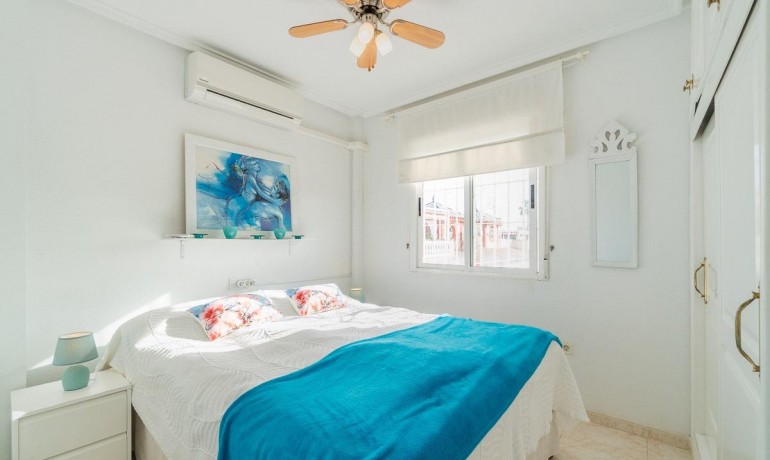 Sale - House -
Orihuela Costa* - Playa Flamenca