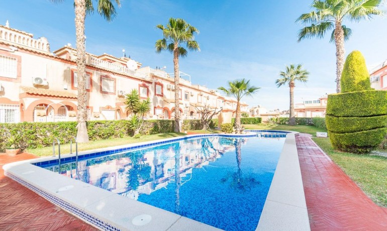 Sale - House -
Orihuela Costa* - Playa Flamenca