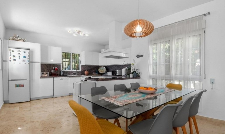 Venta - Villa -
Orihuela Costa - Las Ramblas