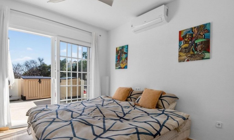 Venta - Villa -
Orihuela Costa - Las Ramblas