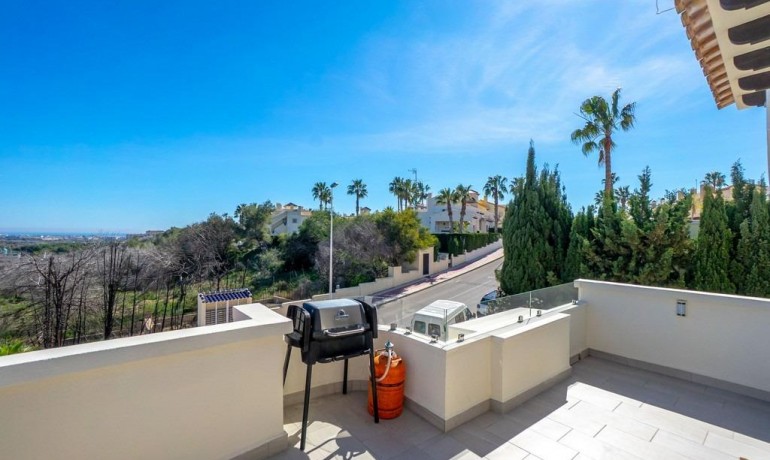 Venta - Villa -
Orihuela Costa - Las Ramblas