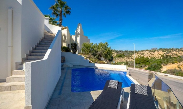 Venta - Villa -
Orihuela Costa - Las Ramblas
