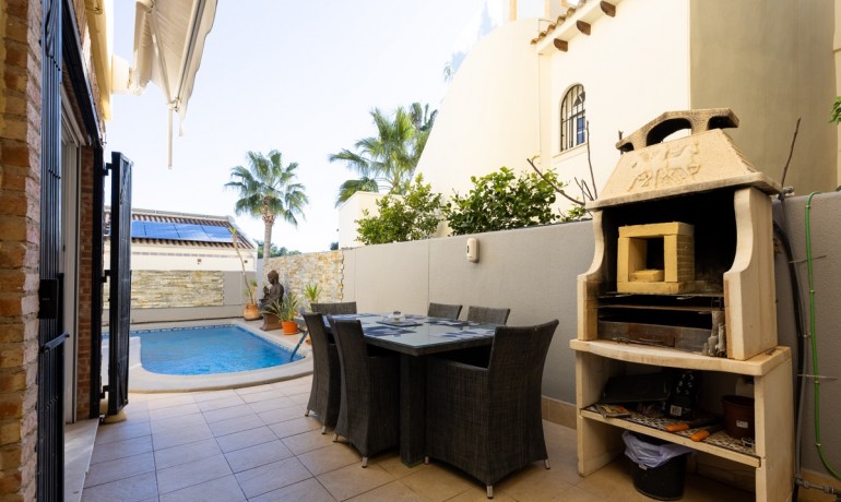 Sale - Villa -
Las Ramblas