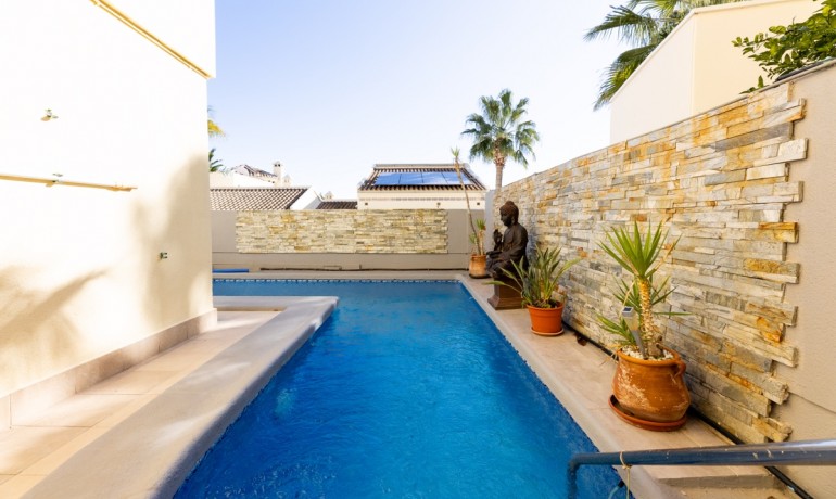 Sale - Villa -
Las Ramblas