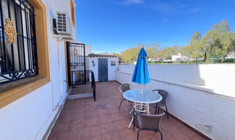 Venta - Casa -
Entre Naranjo - Vistabella Golf