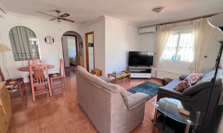 Venta - Casa -
Entre Naranjo - Vistabella Golf