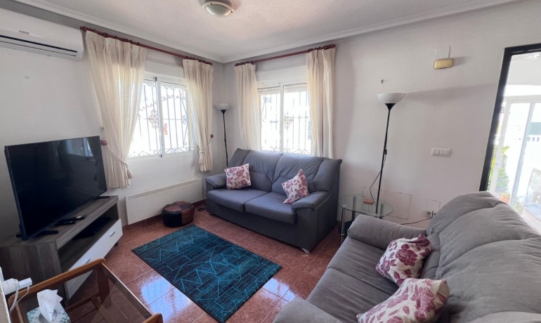 Venta - Casa -
Entre Naranjo - Vistabella Golf