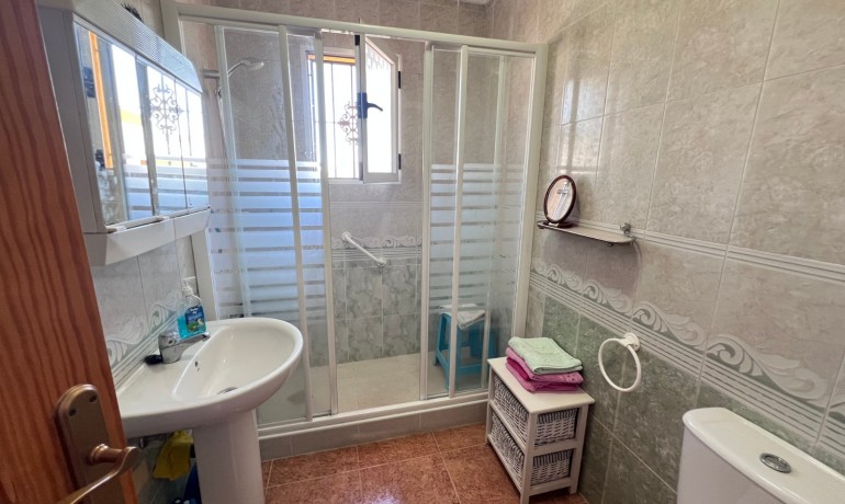 Venta - Casa -
Entre Naranjo - Vistabella Golf