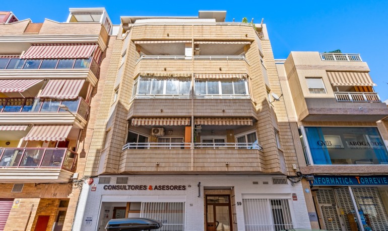 Herverkoop - Appartement / Flat -
Torrevieja - Torrevieja - Centre
