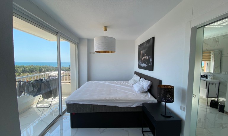 Revente - Appartement / Flat -
Torrevieja* - Punta Prima