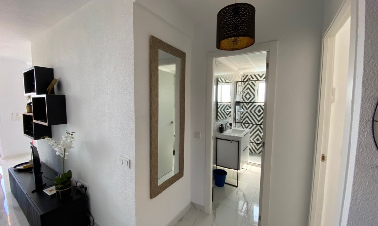 Revente - Appartement / Flat -
Torrevieja* - Punta Prima