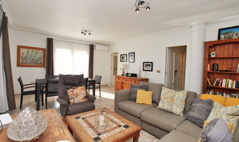 Herverkoop - Villa -
Playa Flamenca