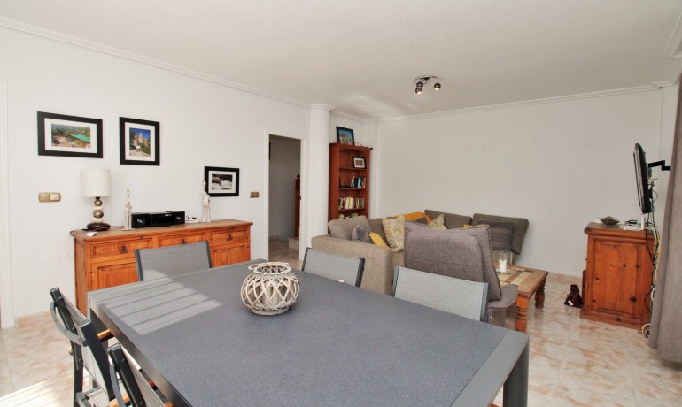 Herverkoop - Villa -
Playa Flamenca