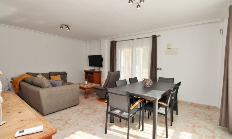 Herverkoop - Villa -
Playa Flamenca