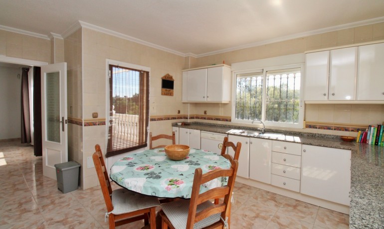 Herverkoop - Villa -
Playa Flamenca