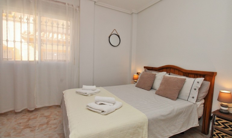 Herverkoop - Villa -
Playa Flamenca