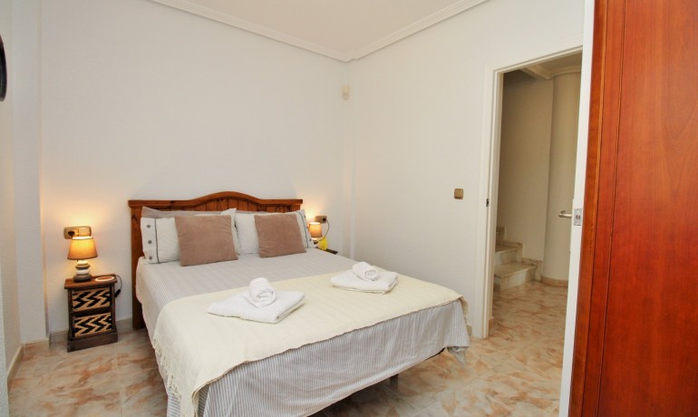 Herverkoop - Villa -
Playa Flamenca