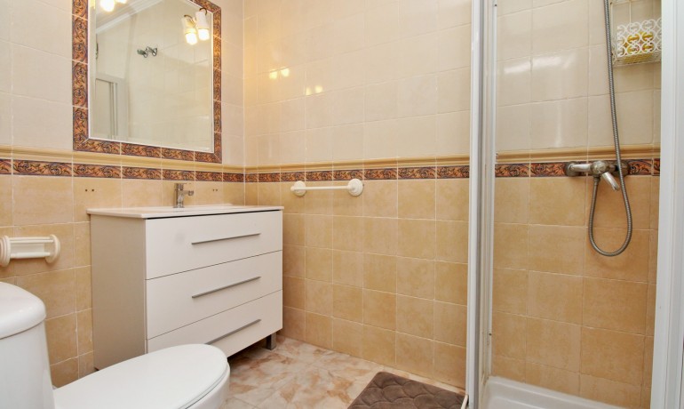 Herverkoop - Villa -
Playa Flamenca