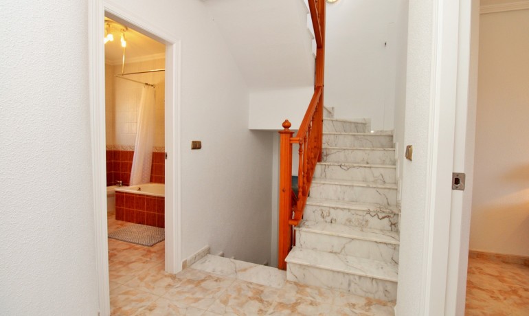 Herverkoop - Villa -
Playa Flamenca