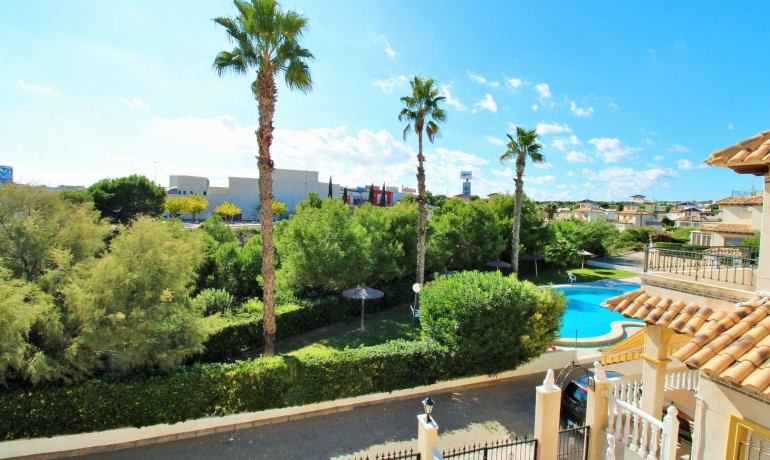 Herverkoop - Villa -
Playa Flamenca