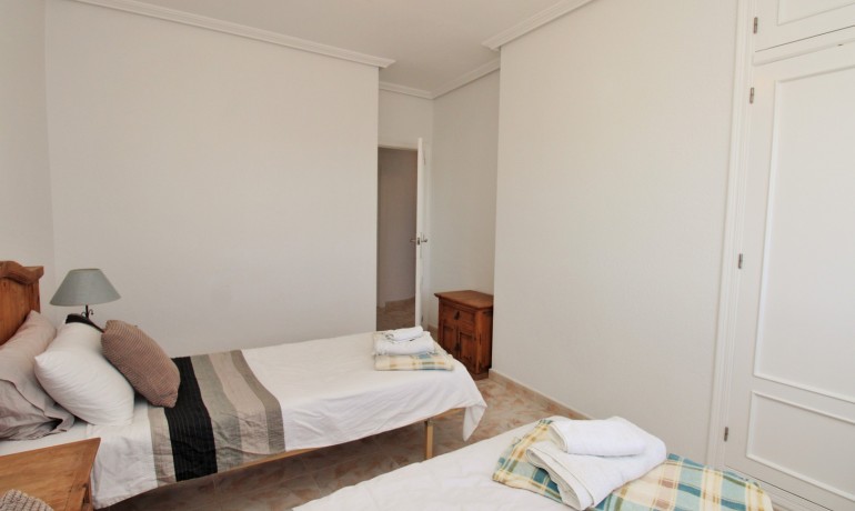 Herverkoop - Villa -
Playa Flamenca