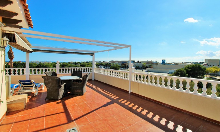 Herverkoop - Villa -
Playa Flamenca