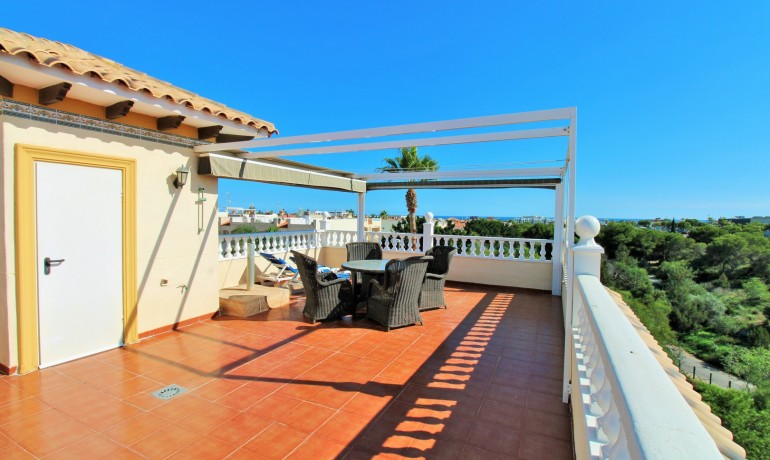 Herverkoop - Villa -
Playa Flamenca