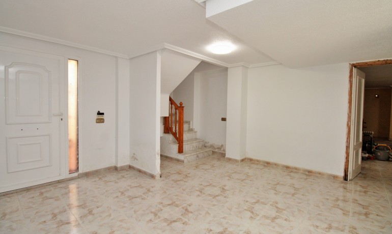 Herverkoop - Villa -
Playa Flamenca