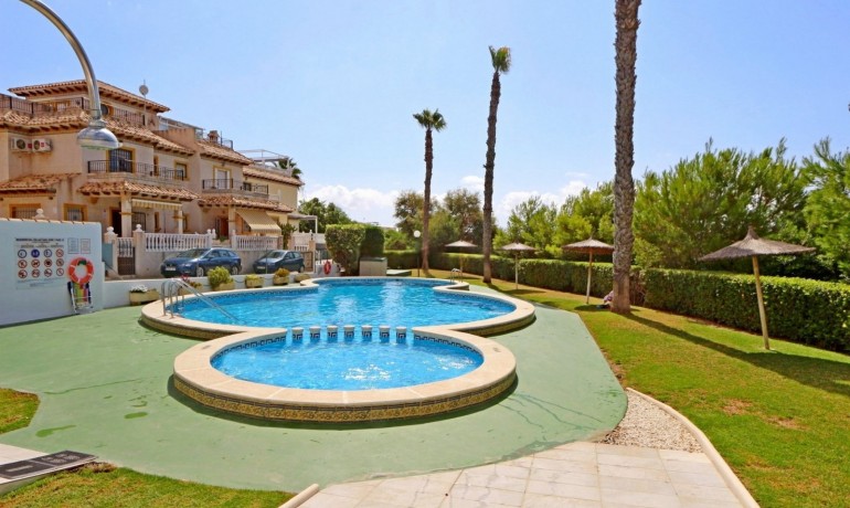 Herverkoop - Villa -
Playa Flamenca