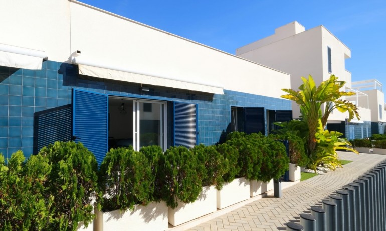 Venta - Apartamento / piso -
Playa Flamenca