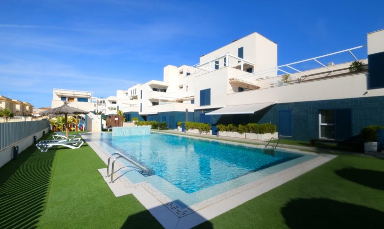 Venta - Apartamento / piso -
Playa Flamenca