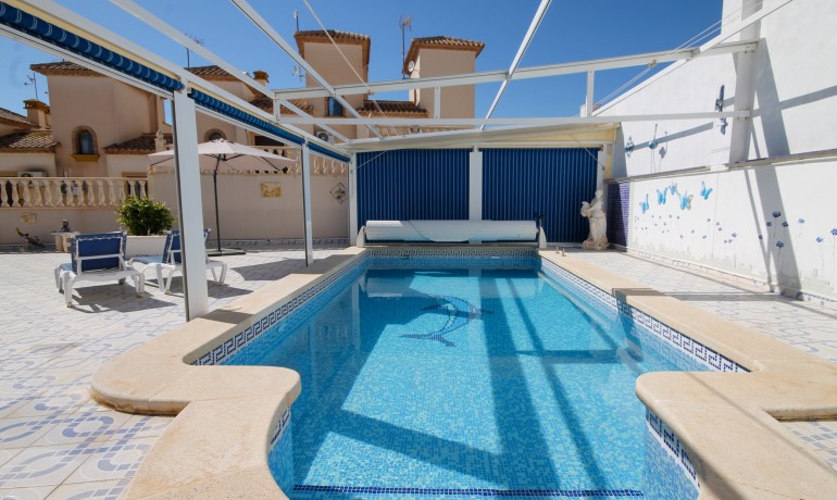 Herverkoop - Villa -
Orihuela Costa* - Orihuela Costa Alicante