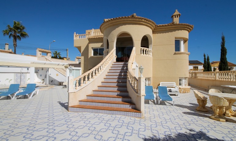 Herverkoop - Villa -
Orihuela Costa* - Orihuela Costa Alicante