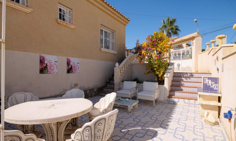 Herverkoop - Villa -
Orihuela Costa* - Orihuela Costa Alicante