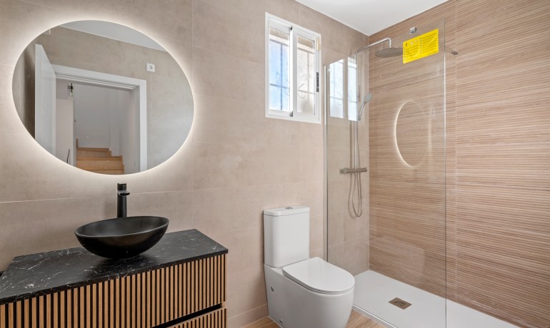 Herverkoop - Villa -
Benimar