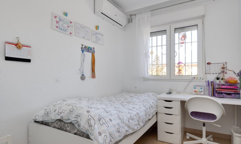 Herverkoop - Huis -
Torrevieja*