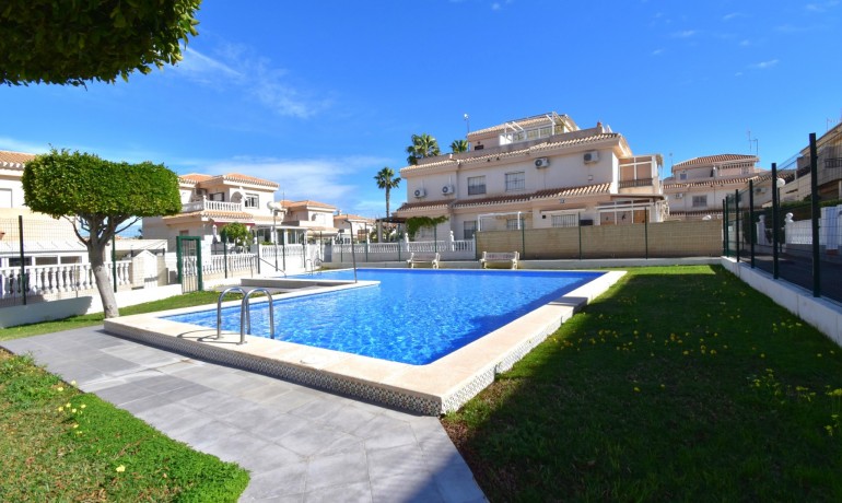 Sale - House -
Orihuela Costa - Playa Flamenca