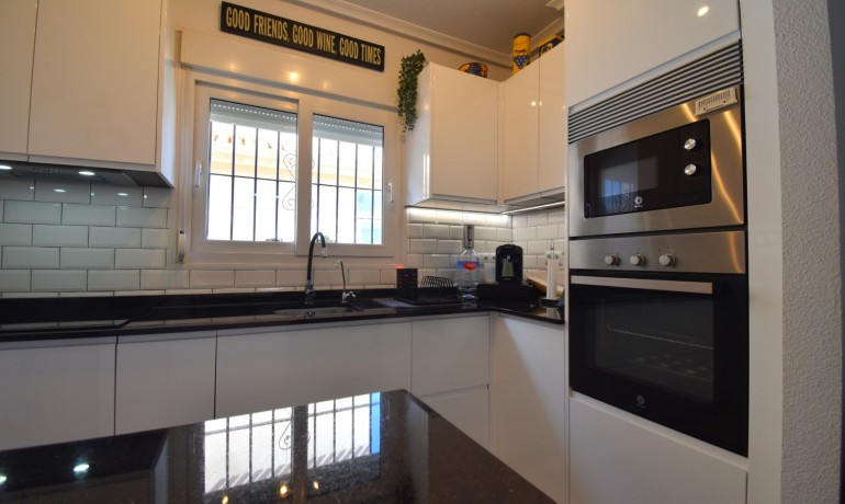 Sale - House -
Orihuela Costa - Playa Flamenca