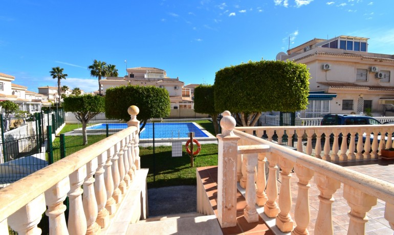 Sale - House -
Orihuela Costa - Playa Flamenca