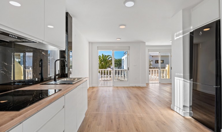 Herverkoop - Villa -
Benimar