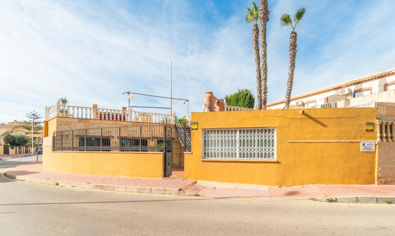 Herverkoop - Villa -
Torrevieja* - Los altos