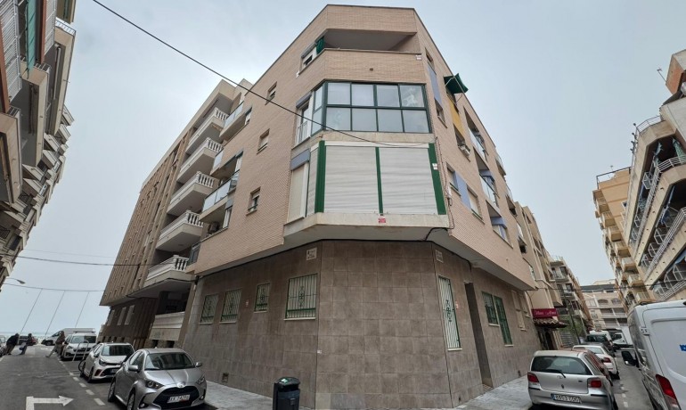 Sale - Apartment / Flat -
Torrevieja* - Playa de los locos