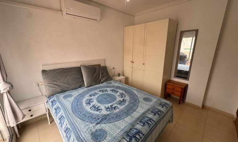 Sale - Apartment / Flat -
Torrevieja* - Playa de los locos