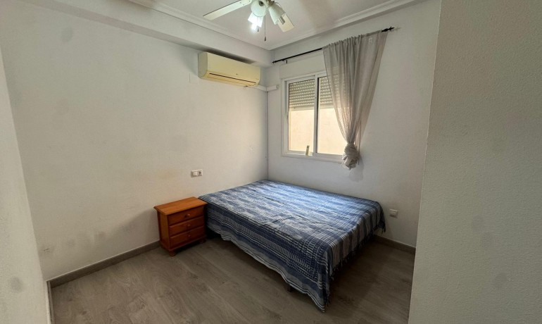 Sale - Apartment / Flat -
Torrevieja* - Playa de los locos