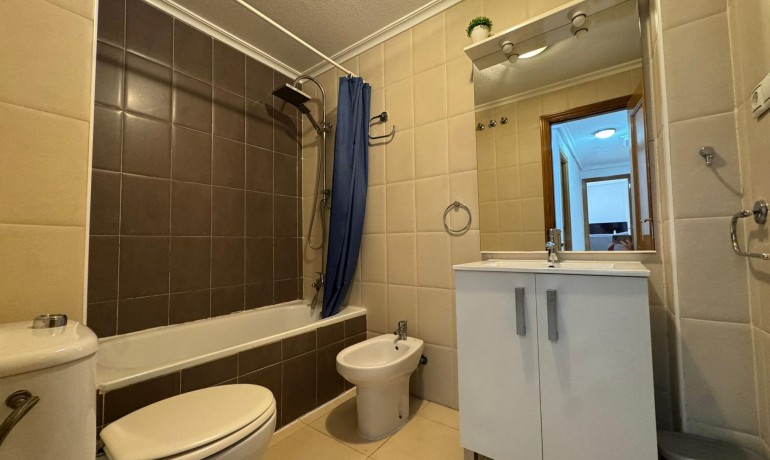 Sale - Apartment / Flat -
Torrevieja* - Playa de los locos