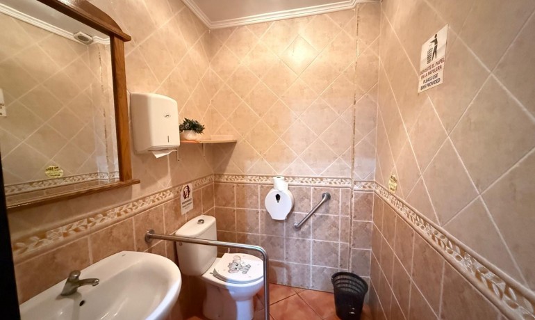 Revente - Commercial -
Torrevieja* - Estacion de autobuses