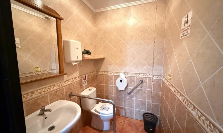 Revente - Commercial -
Torrevieja* - Estacion de autobuses