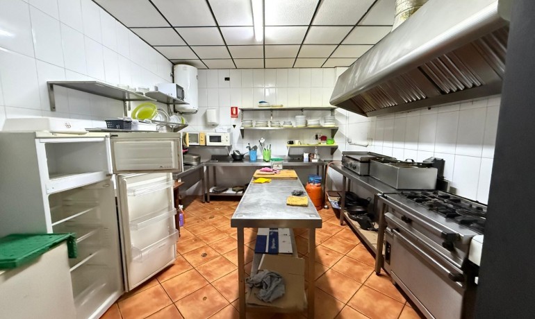 Revente - Commercial -
Torrevieja* - Estacion de autobuses