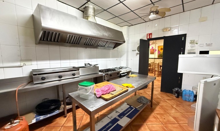 Revente - Commercial -
Torrevieja* - Estacion de autobuses